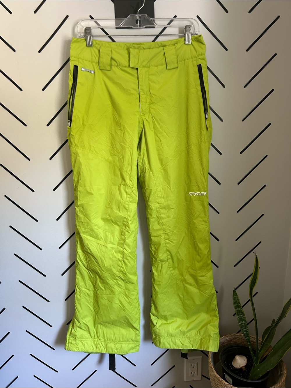 Spyder women’s lime green ski pants like new insulated